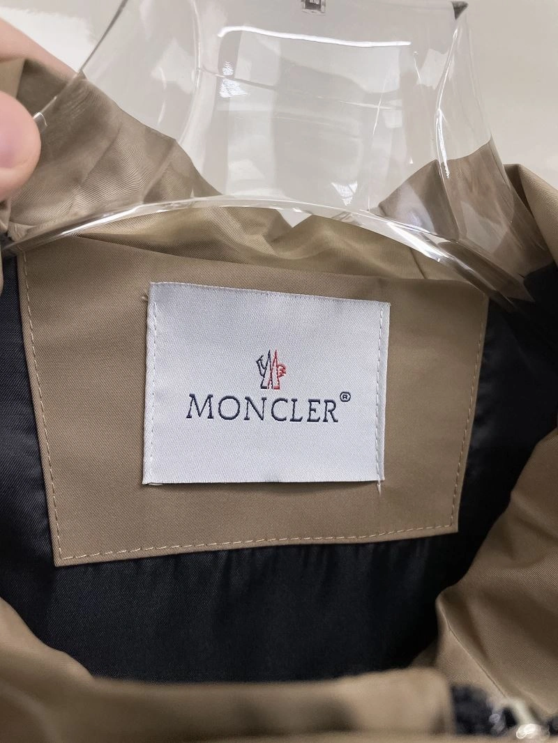 ComfortFit Moncler Outwear 141947