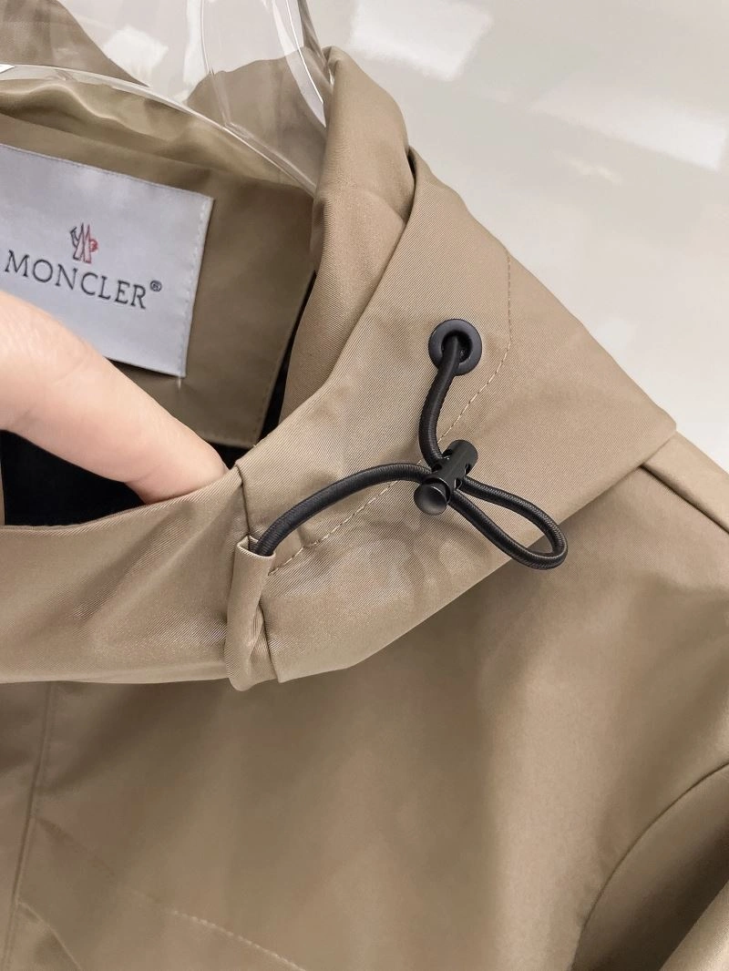 ComfortFit Moncler Outwear 141947