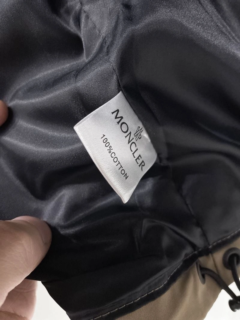 ComfortFit Moncler Outwear 141947