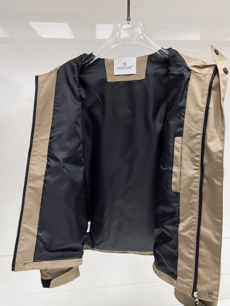 ComfortFit Moncler Outwear 141947