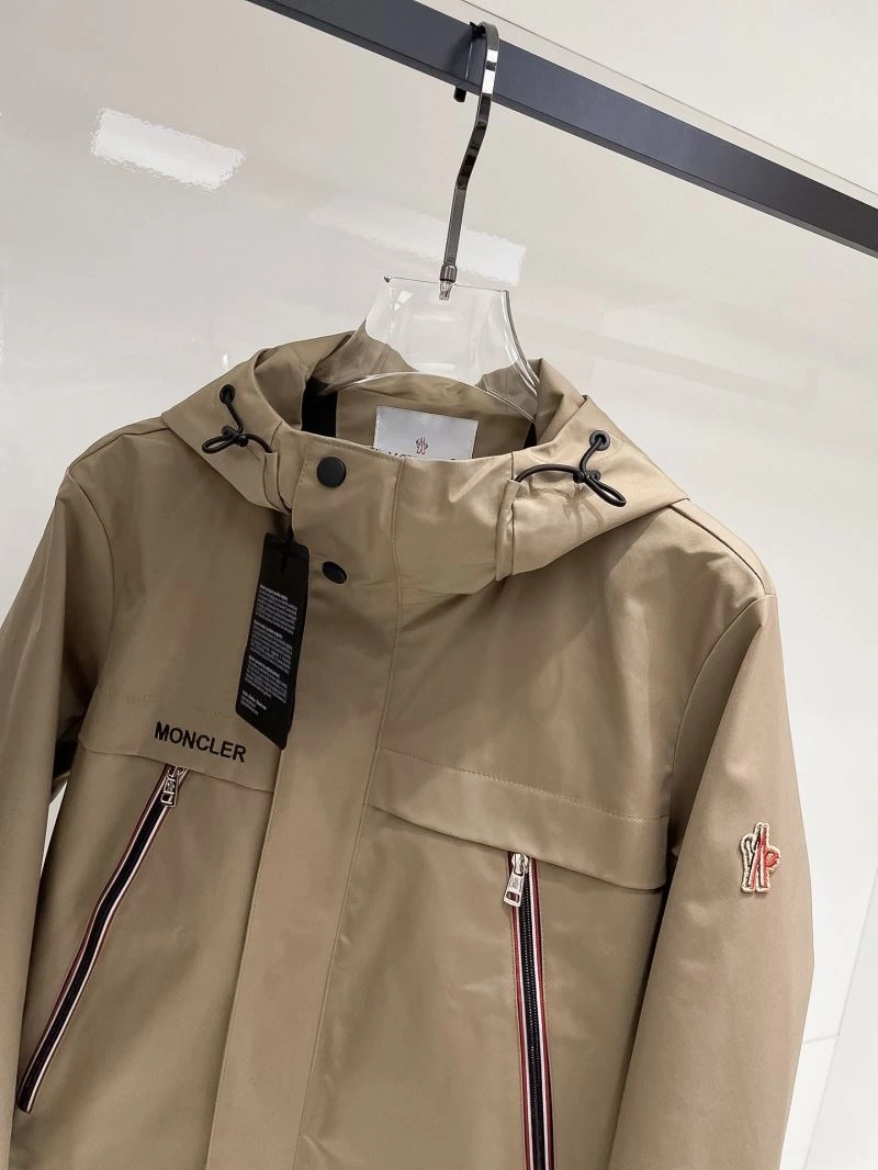 ComfortFit Moncler Outwear 141947