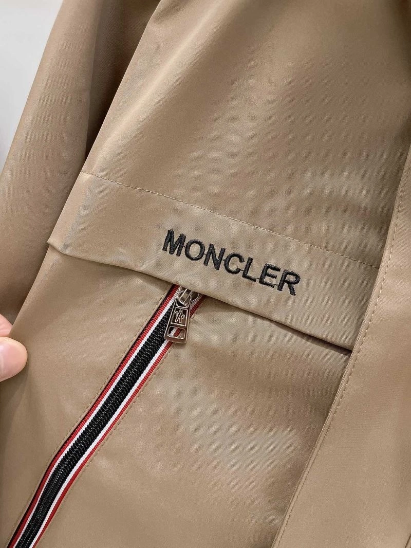 ComfortFit Moncler Outwear 141947