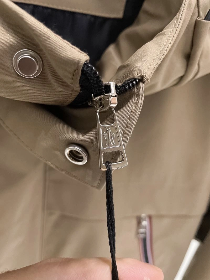 ComfortFit Moncler Outwear 141947