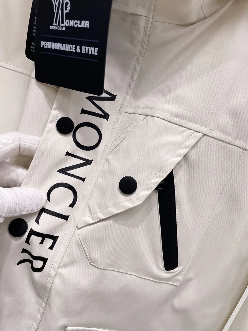 Moncler Outwear RelaxedFit 141949