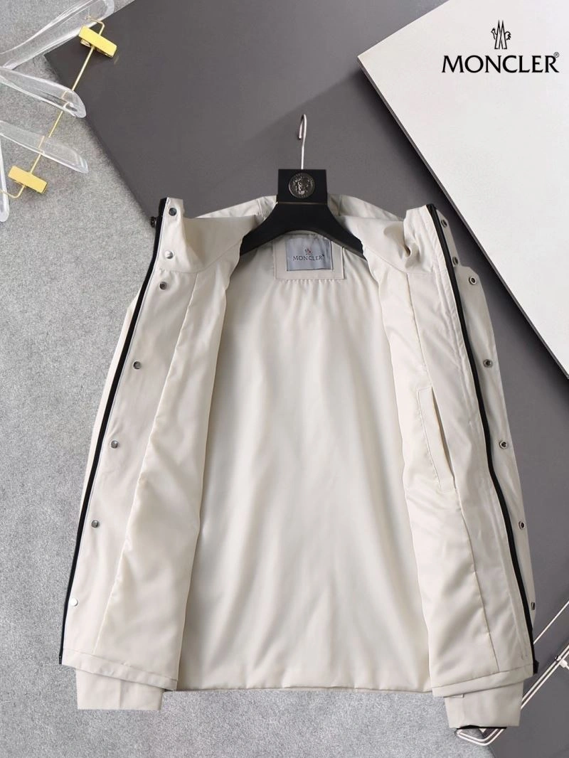 Moncler Outwear ZipUp 141940