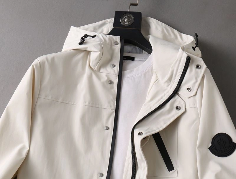 Moncler Outwear ZipUp 141940