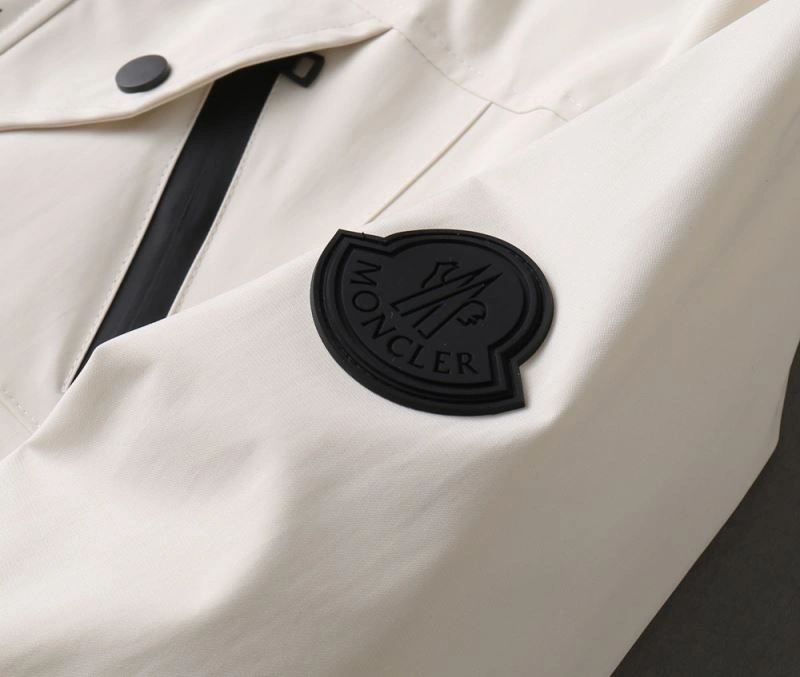 Moncler Outwear ZipUp 141940