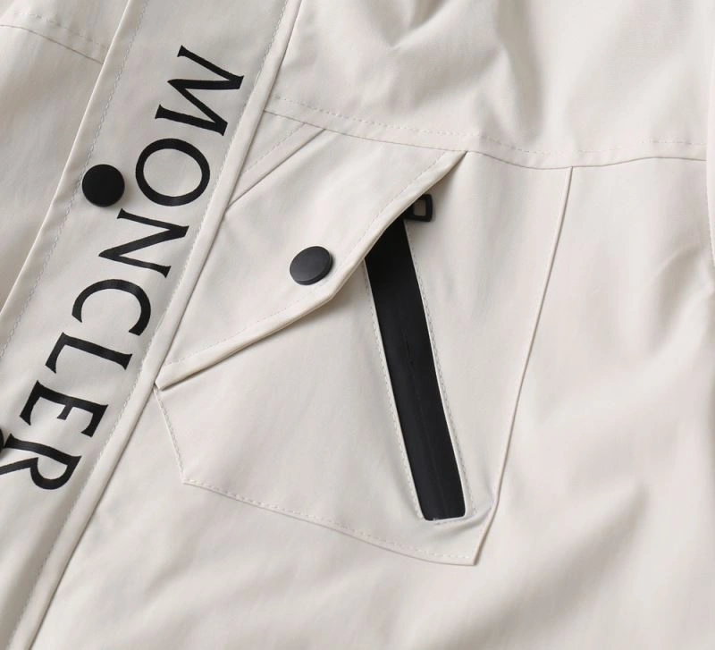 Moncler Outwear ZipUp 141940
