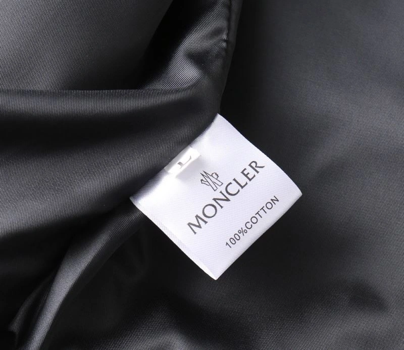Moncler Outwear Lightweight 141946