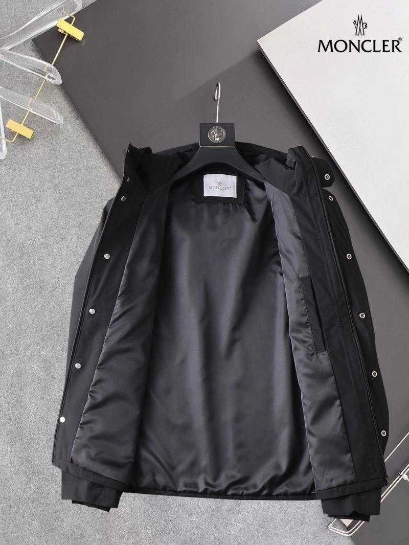 Moncler Outwear Lightweight 141946