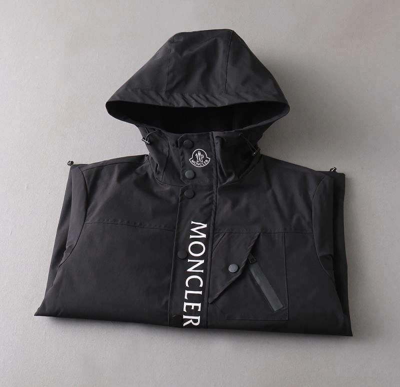 Moncler Outwear Lightweight 141946