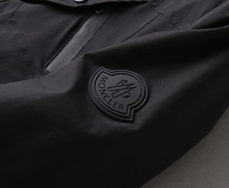 Moncler Outwear Lightweight 141946
