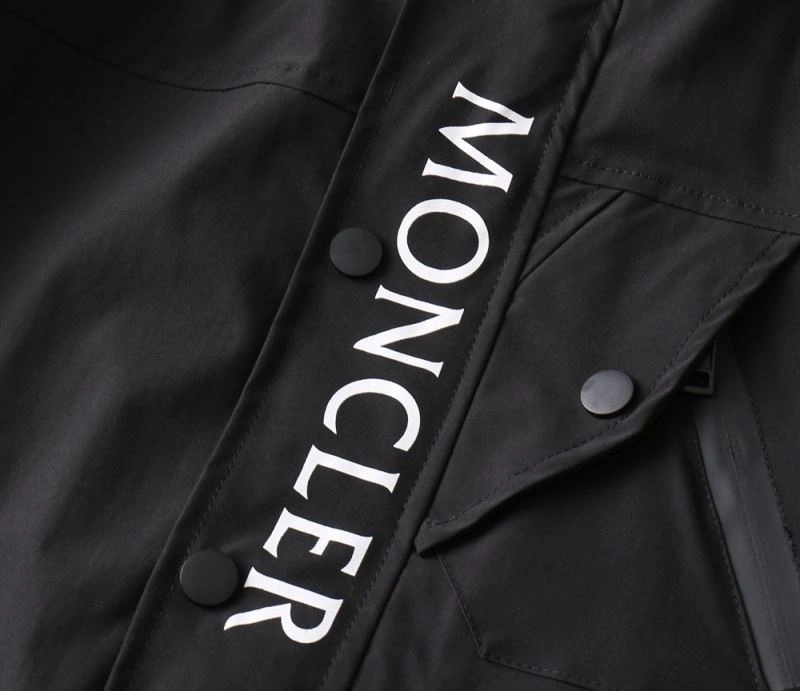 Moncler Outwear Lightweight 141946