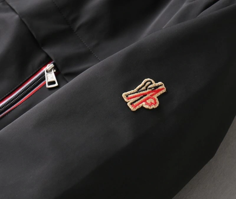 Moncler Outwear Soft 141935
