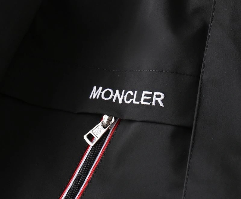 Moncler Outwear Soft 141935
