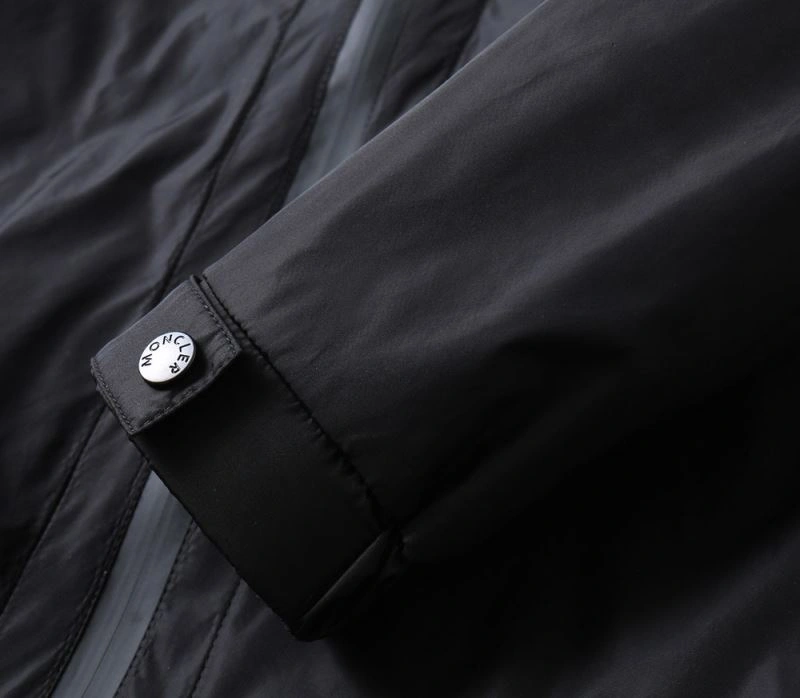 Cozy Moncler Outwear 141937