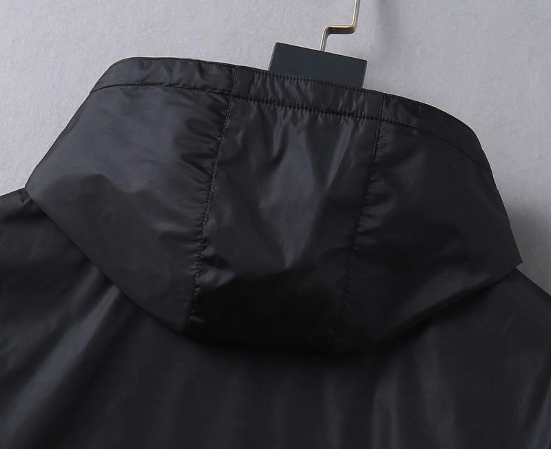 Cozy Moncler Outwear 141937