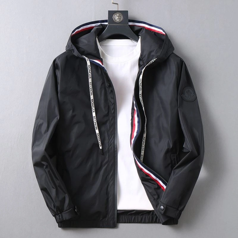 Cozy Moncler Outwear 141937
