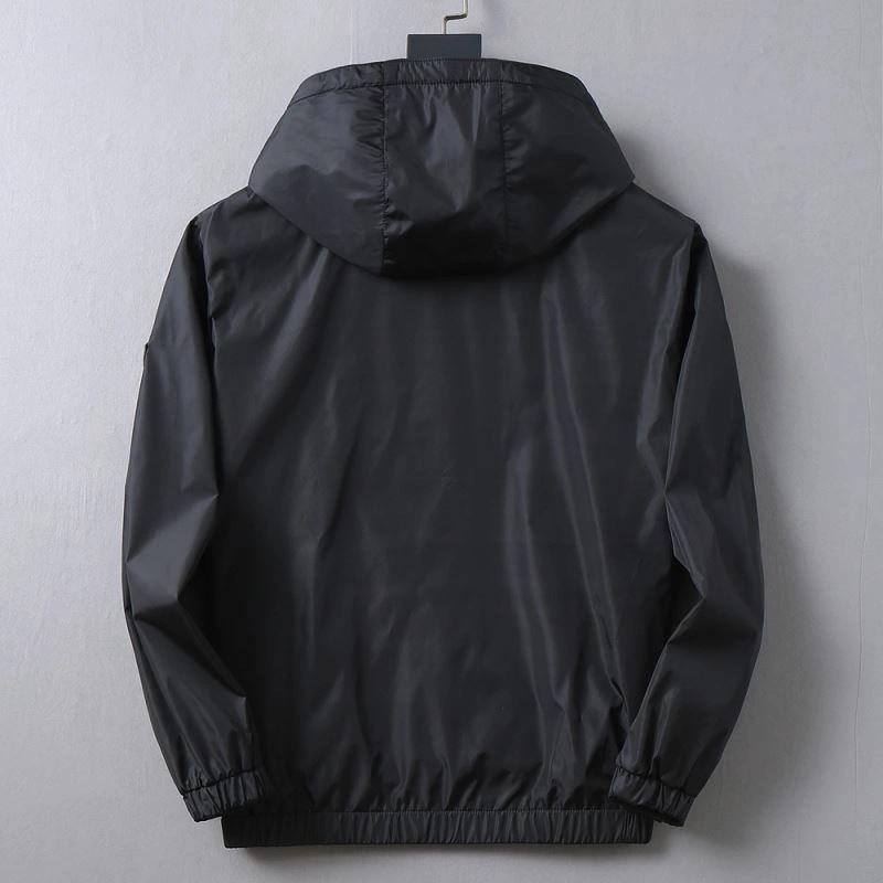 Cozy Moncler Outwear 141937