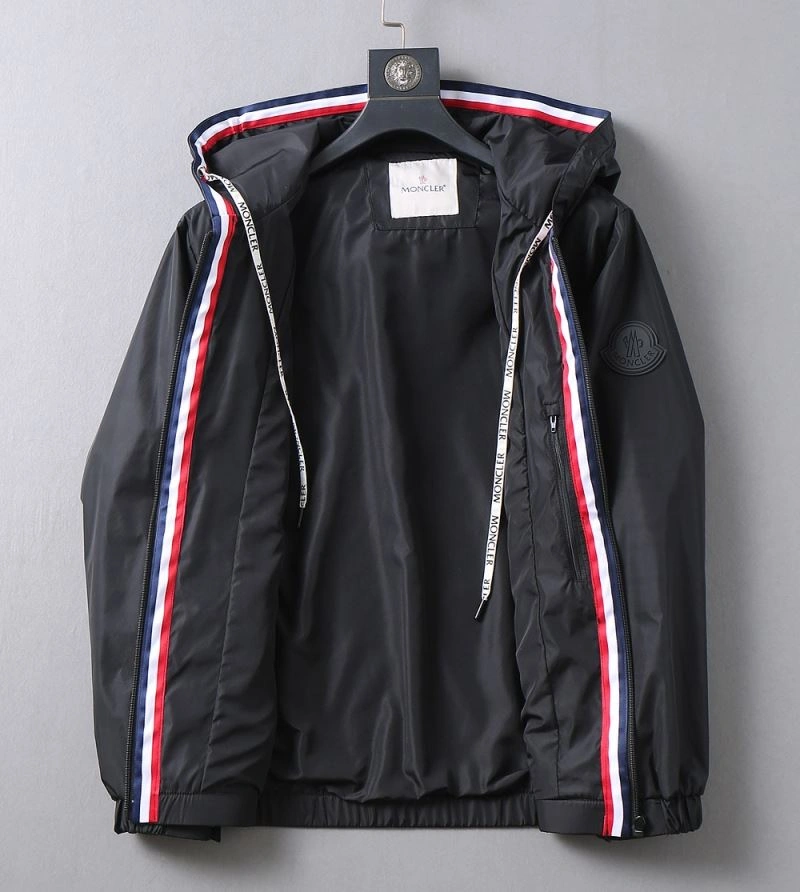 Cozy Moncler Outwear 141937