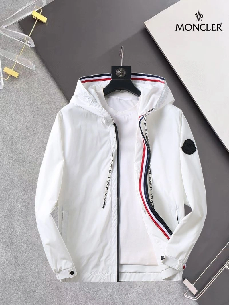 Moncler Outwear Bright 141936