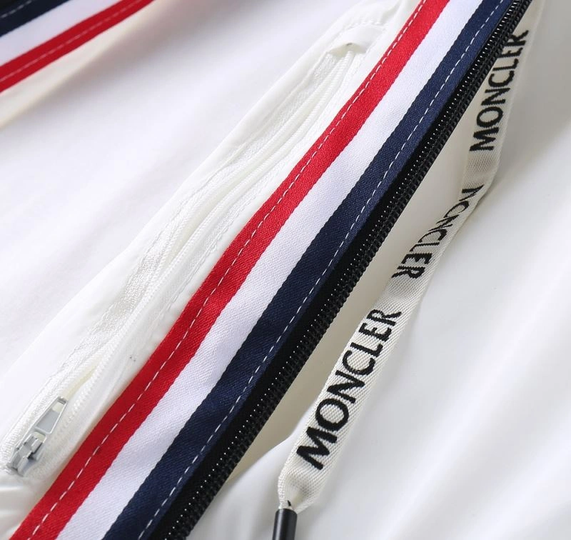 Moncler Outwear Bright 141936