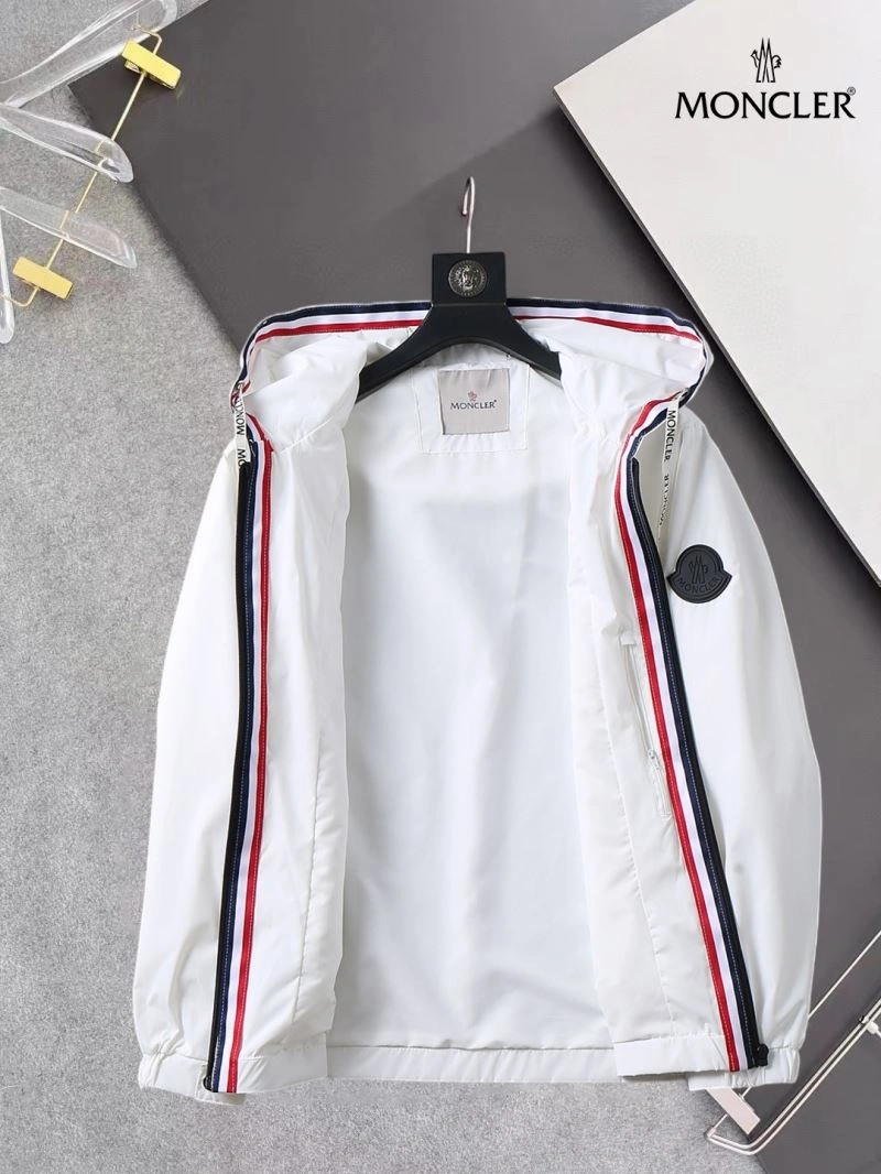 Moncler Outwear Bright 141936