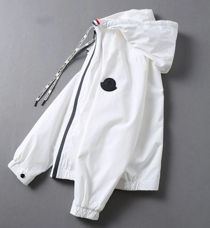 Moncler Outwear Bright 141936