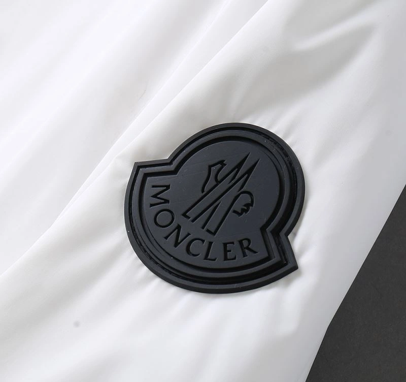 Moncler Outwear Bright 141936