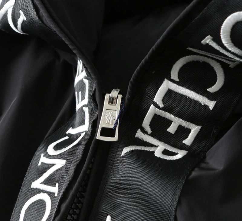 Moncler Outwear Packable 141934