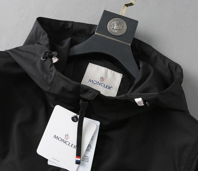 Moncler Outwear ComfortFit 141933