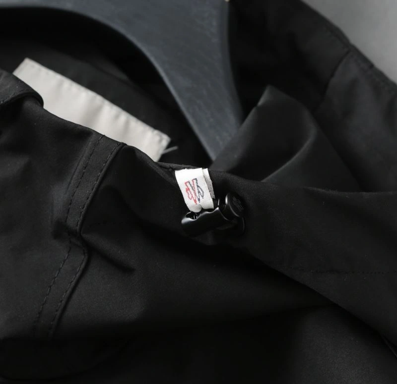 Moncler Outwear ComfortFit 141933