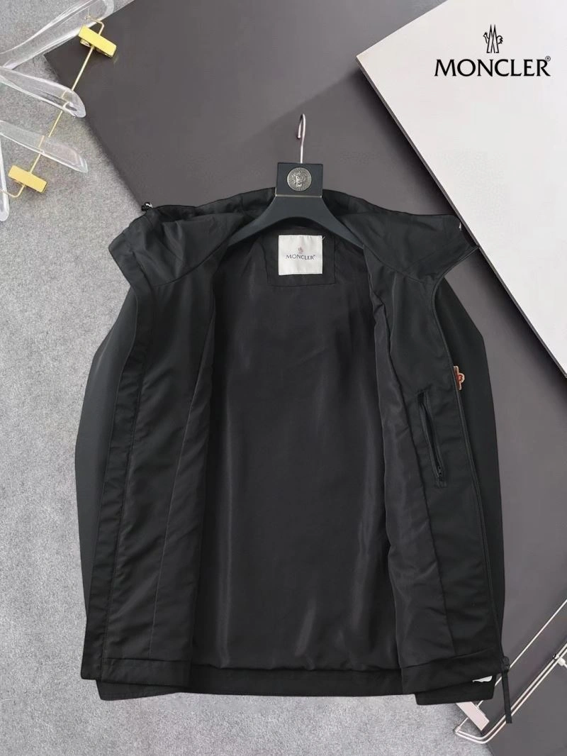 Moncler Outwear ComfortFit 141933