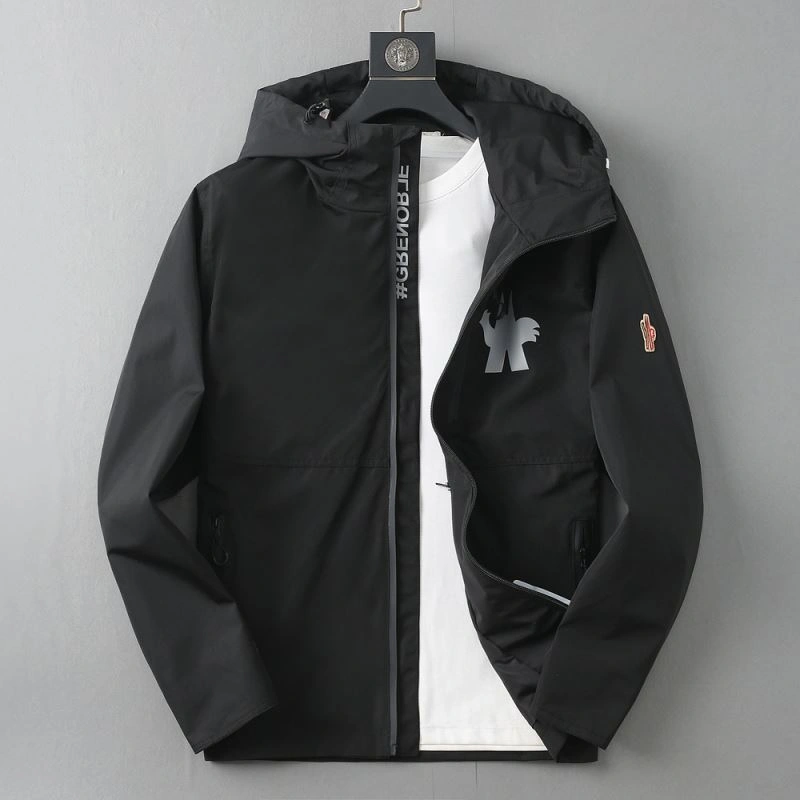 Moncler Outwear ComfortFit 141933