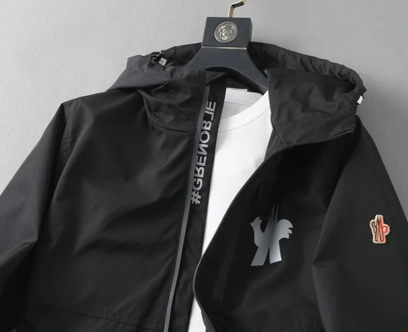 Moncler Outwear ComfortFit 141933