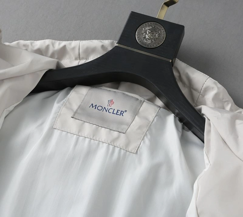 Classic Moncler Outwear 141931