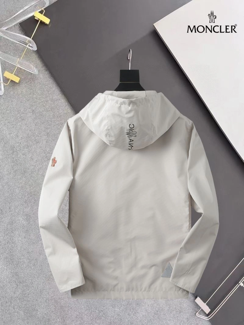 Classic Moncler Outwear 141931