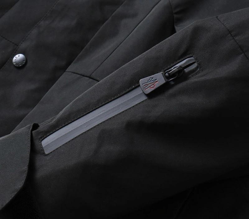 Supportive Moncler Outwear 141923