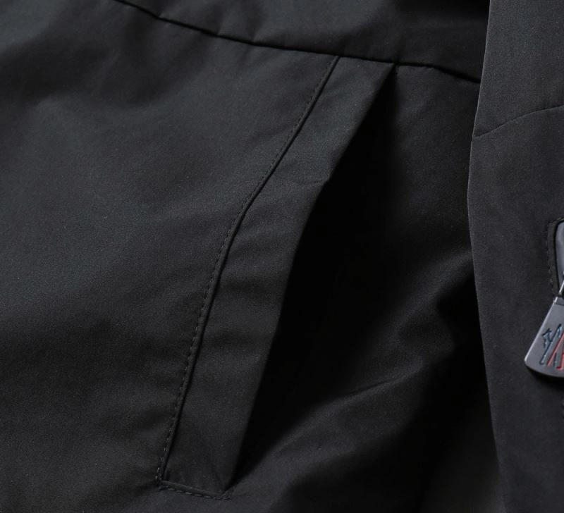 Supportive Moncler Outwear 141923