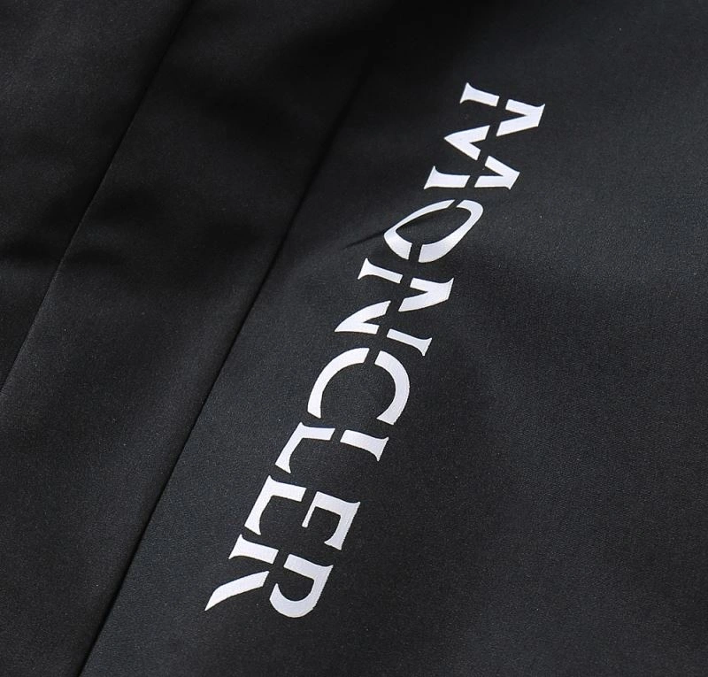 Supportive Moncler Outwear 141923