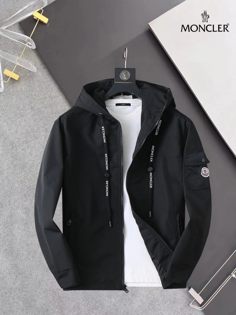 Functional Moncler Outwear 141922
