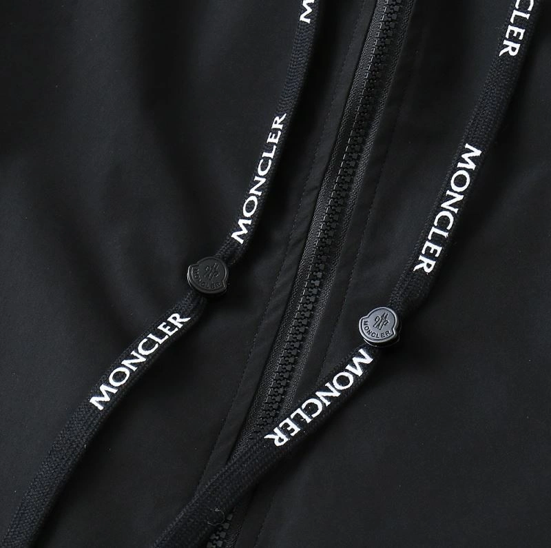 Functional Moncler Outwear 141922