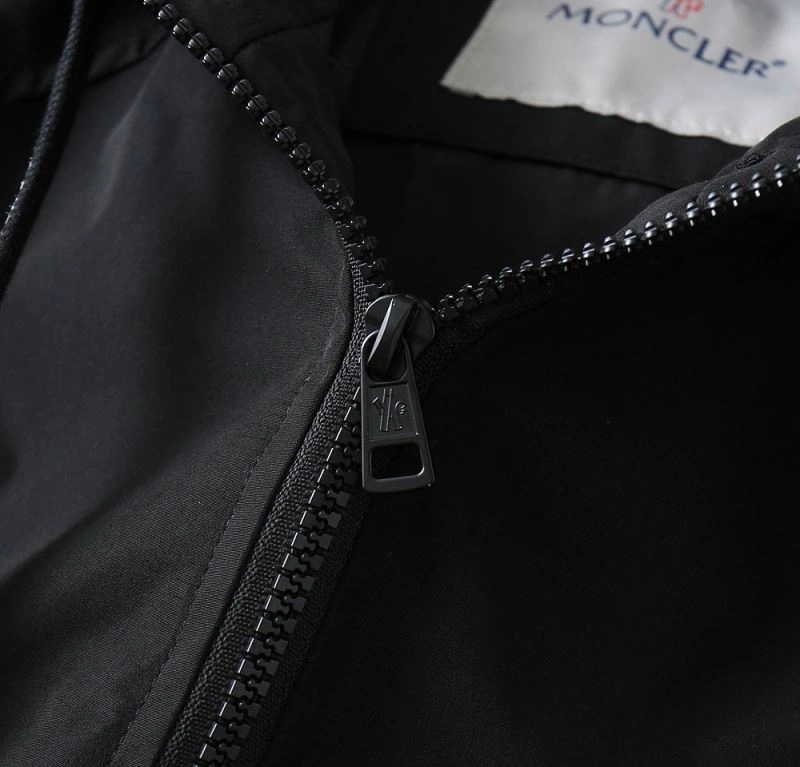 Functional Moncler Outwear 141922