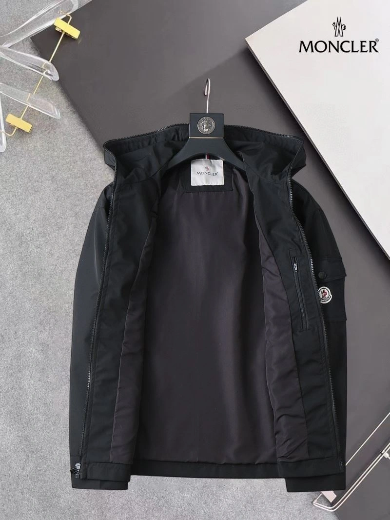 Functional Moncler Outwear 141922