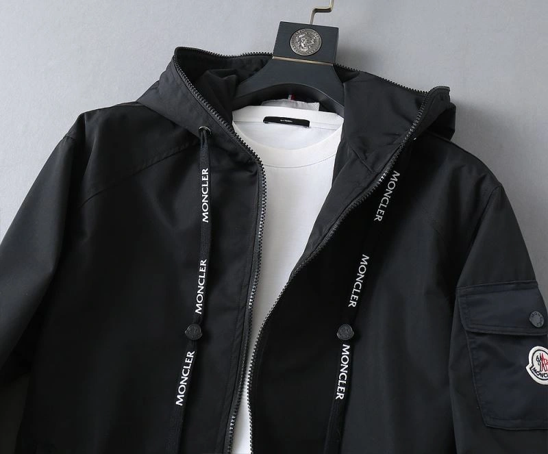 Functional Moncler Outwear 141922
