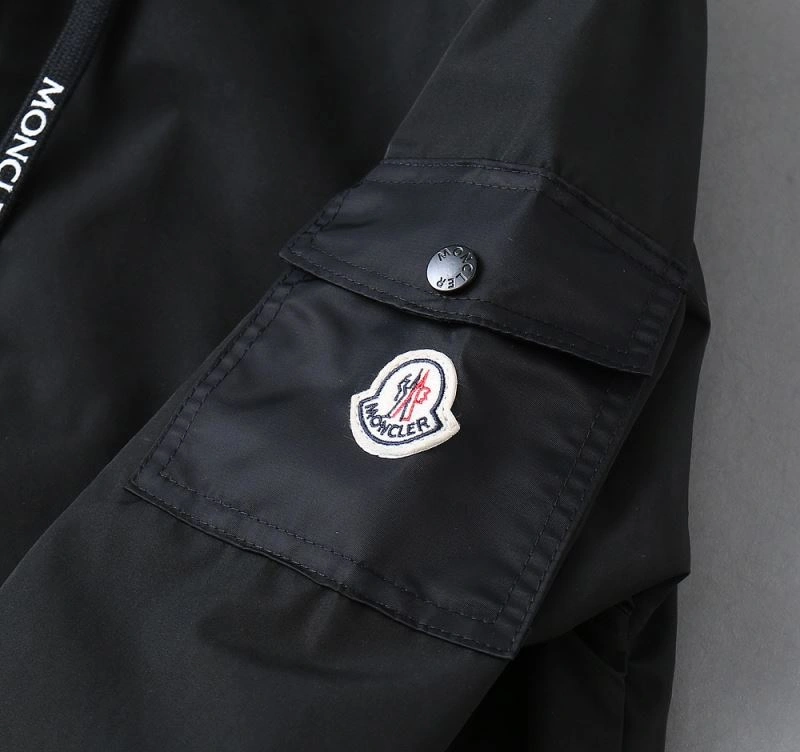 Functional Moncler Outwear 141922
