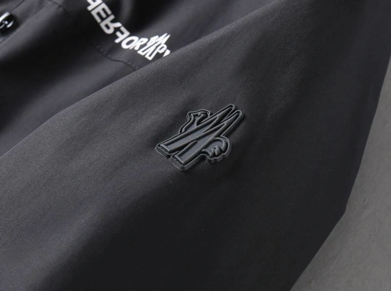 Moncler Outwear NewStyle 141930