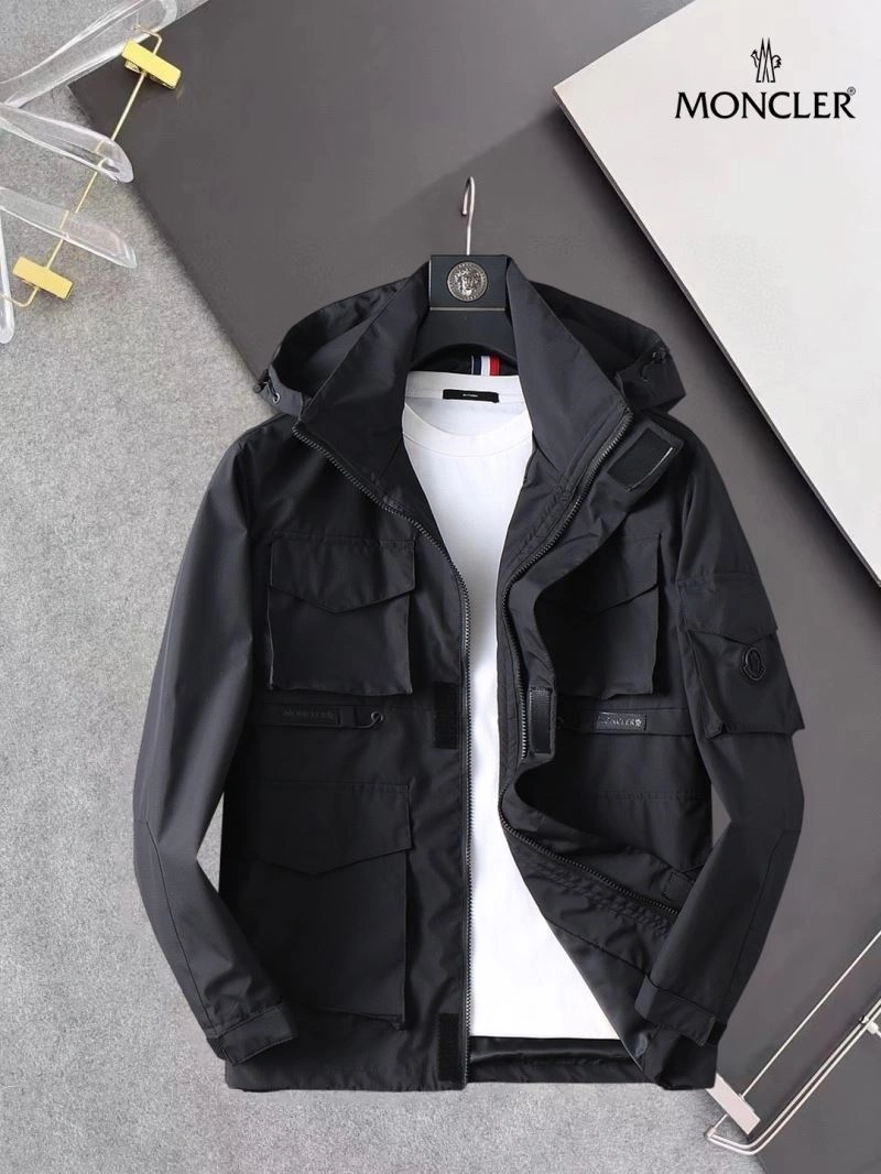 Sleek Moncler Outwear 141916