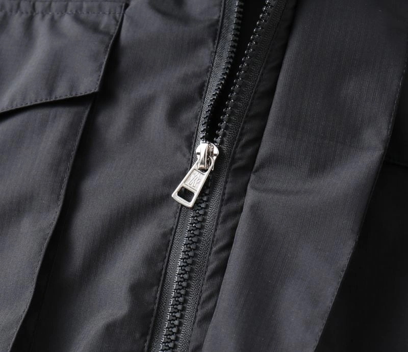 Sleek Moncler Outwear 141916