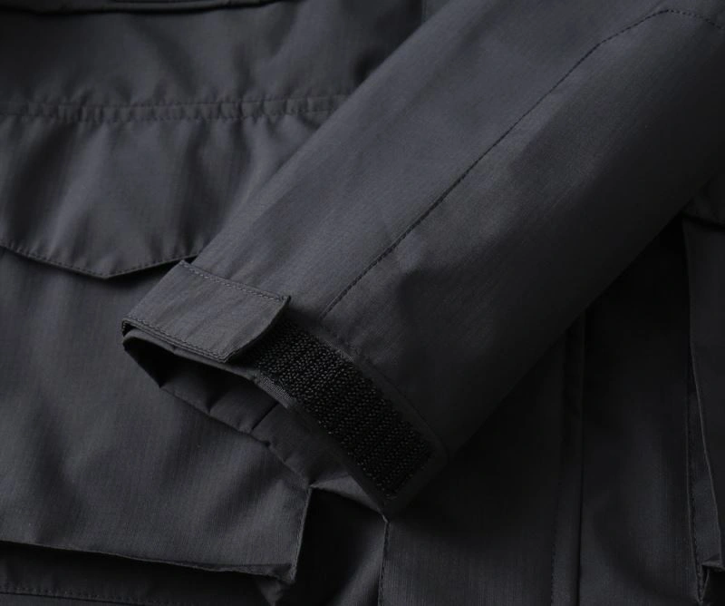 Sleek Moncler Outwear 141916